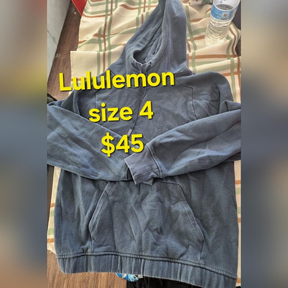 Lululemon hoodie size 4